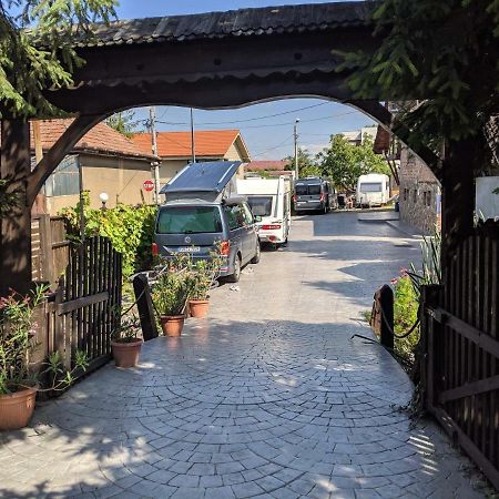 Camping Robinson Country Club Oradea Exterior photo